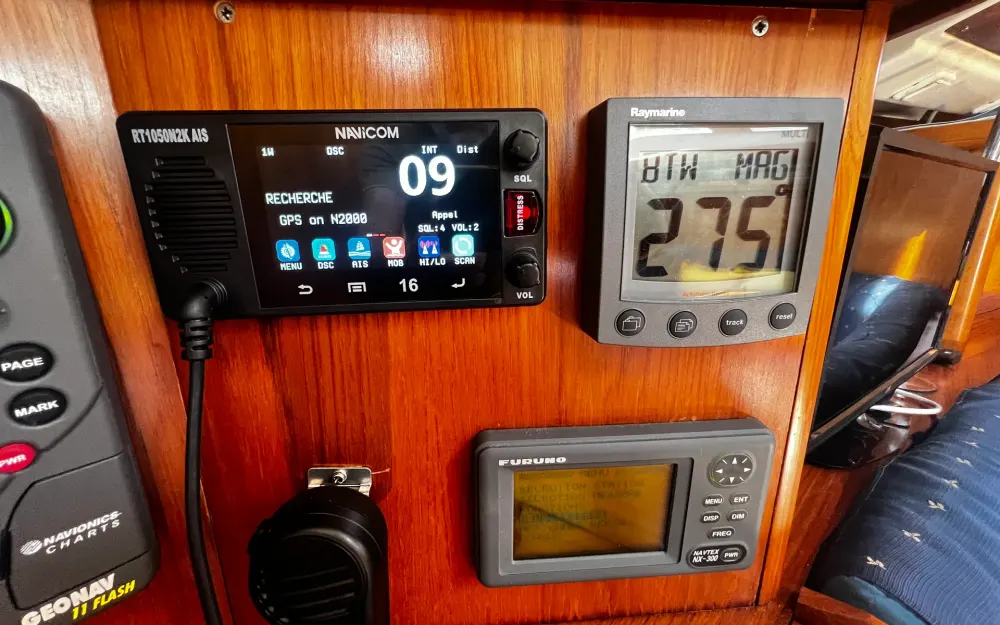 slider 23 Jeanneau Sun Odyssey 37