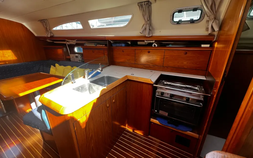 slider 31 Jeanneau Sun Odyssey 37