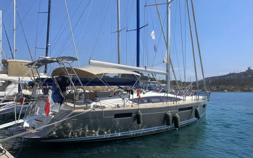 slider 1 Jeanneau  53