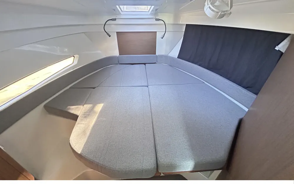 slider 6 Beneteau Antares 9 OB