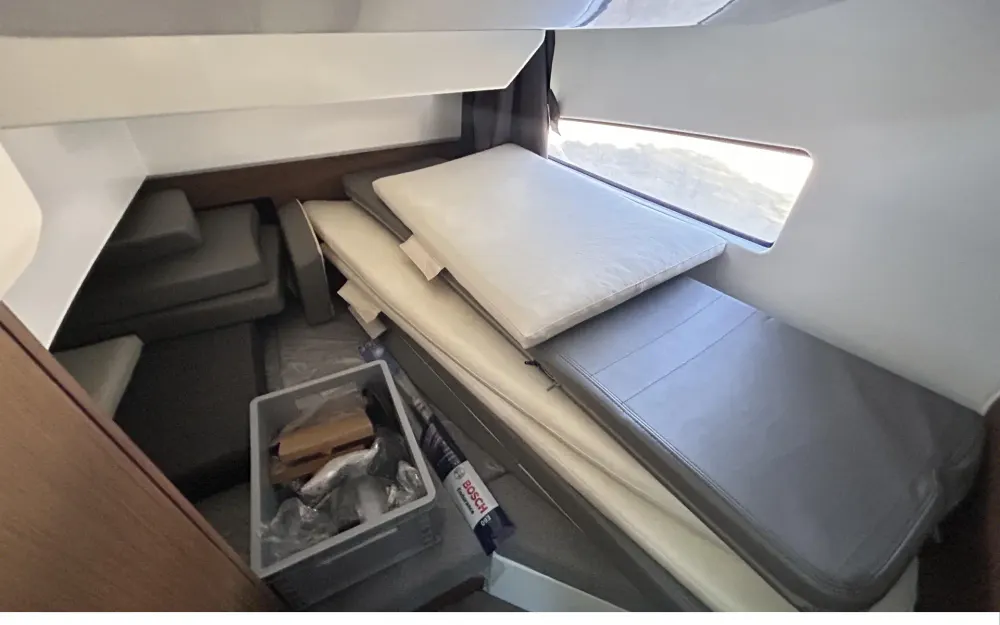 slider 8 Beneteau Antares 9 OB