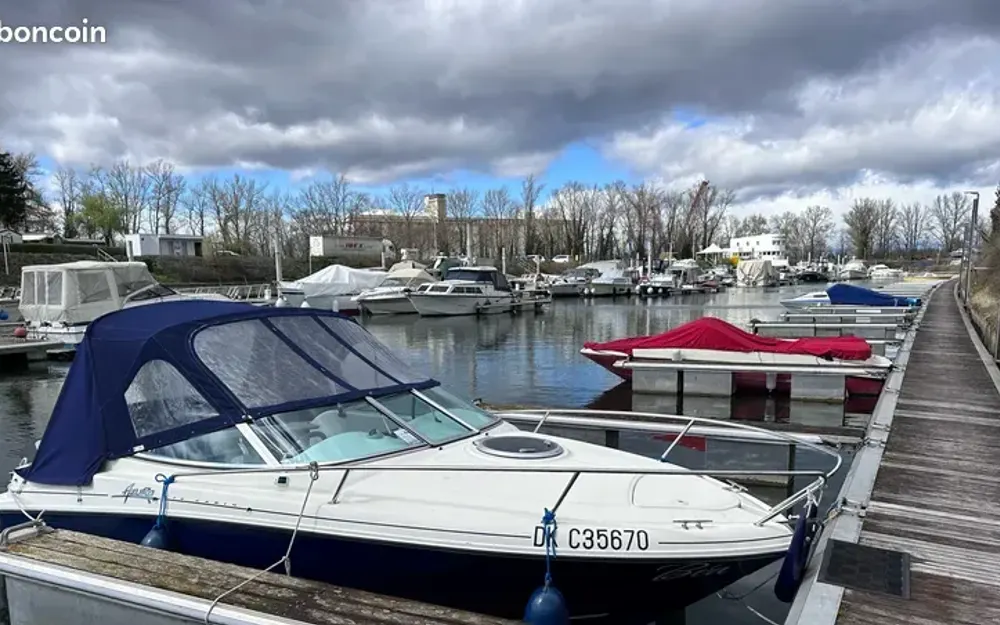slider 1 Kelt Azura 650 Cabin