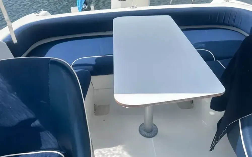 slider 3 Kelt Azura 650 Cabin