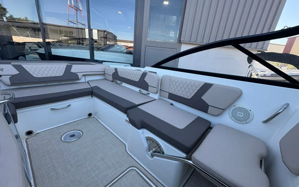 slider 4 Bayliner VR6 Cuddy