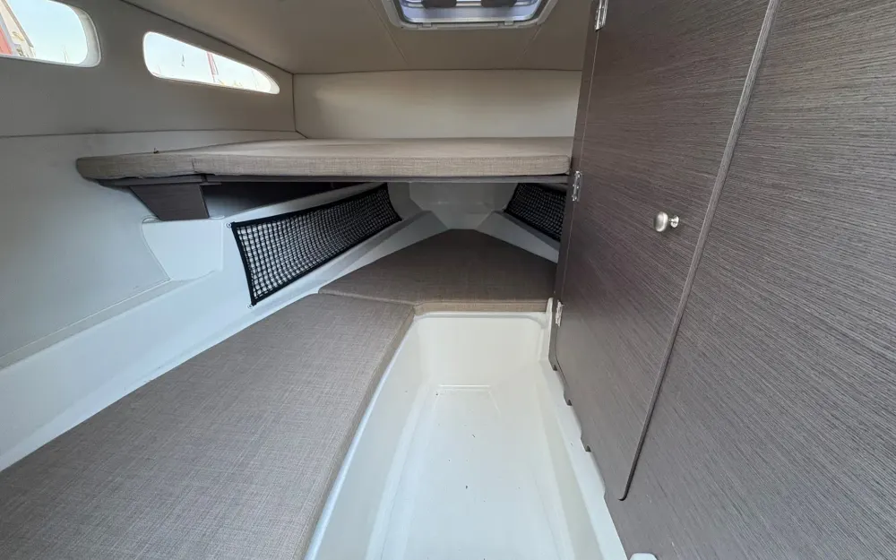 slider 8 Bayliner VR6 Cuddy