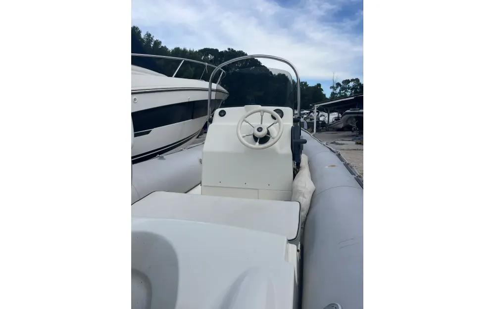 slider 8 Zodiac BOMBARD EXPLORER SB 550