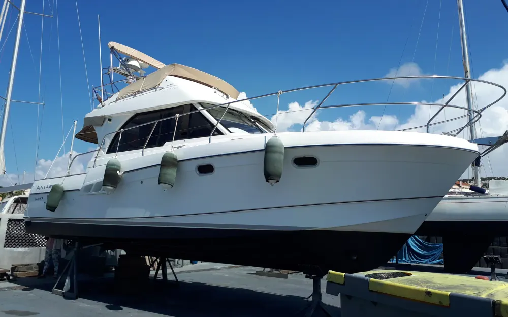 slider 0 Beneteau Antares 980 Fly