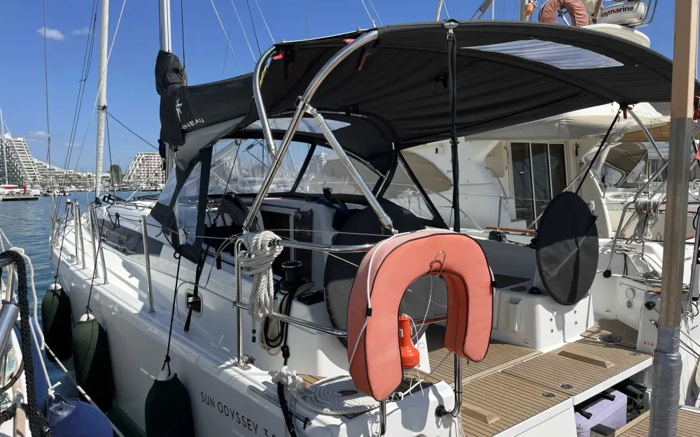 slider 0 Jeanneau Sun Odyssey 380