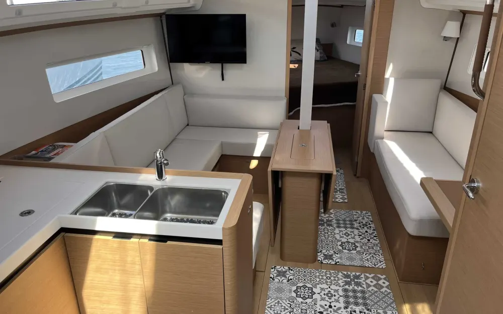 slider 4 Jeanneau Sun Odyssey 380