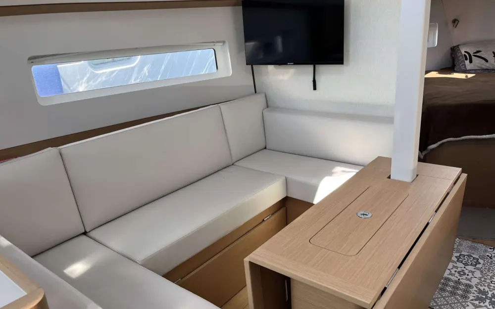 slider 5 Jeanneau Sun Odyssey 380