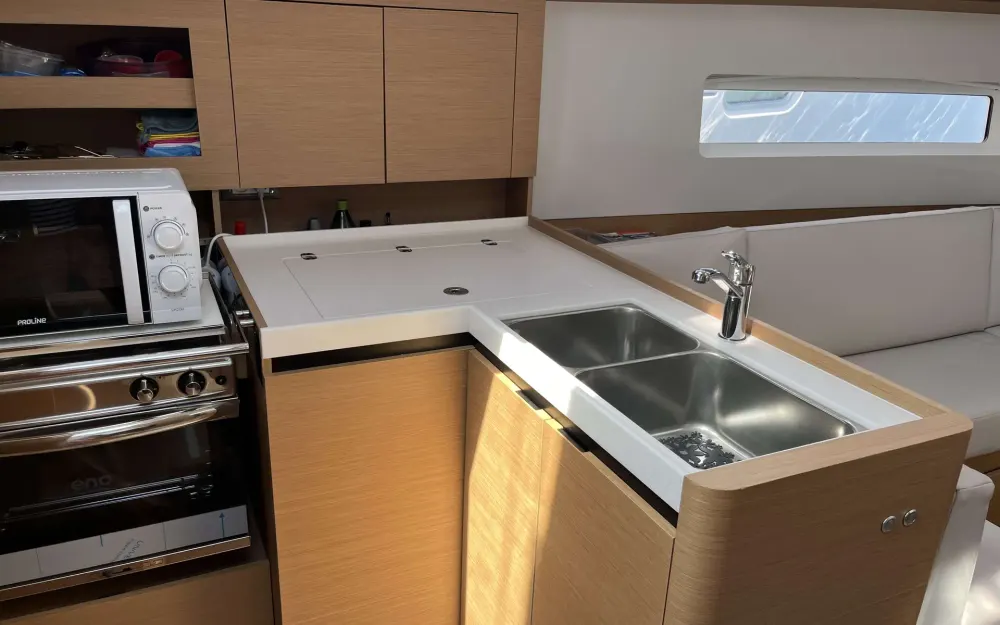 slider 6 Jeanneau Sun Odyssey 380