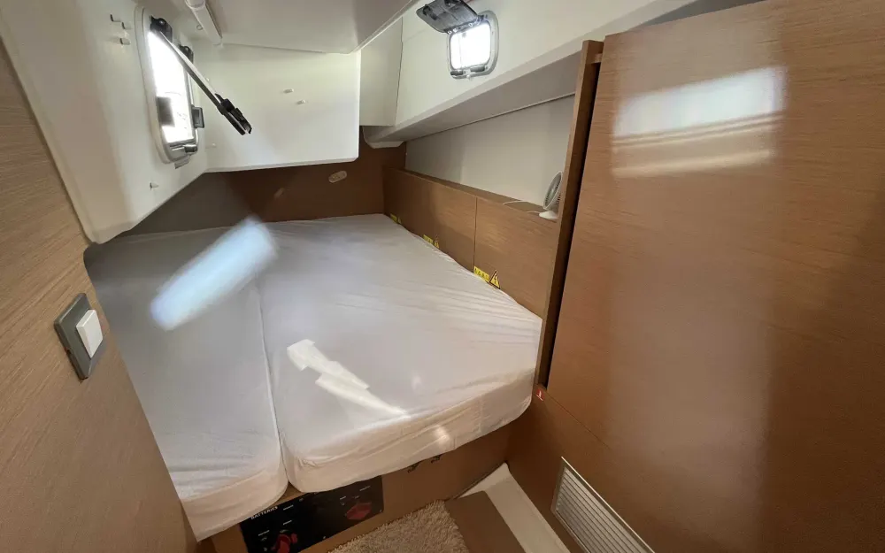 slider 8 Jeanneau Sun Odyssey 380