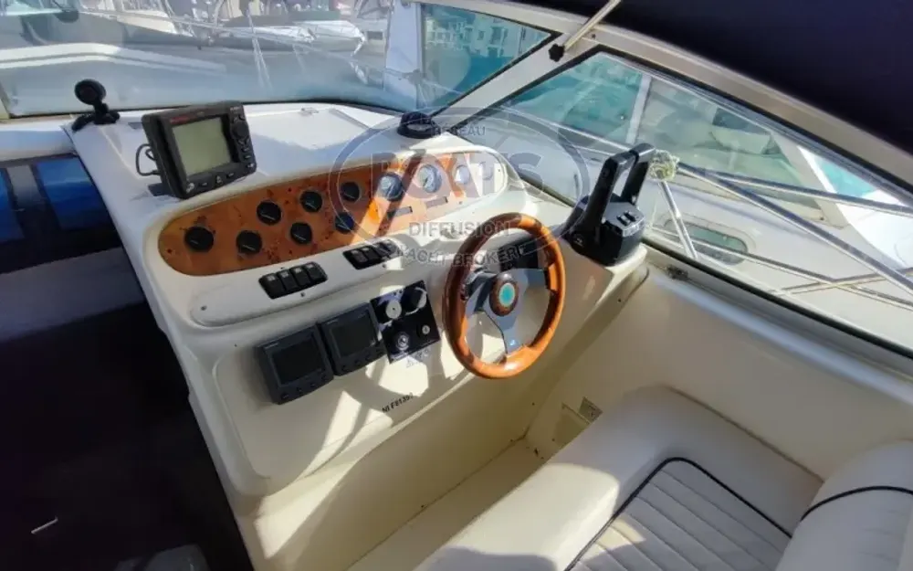 slider 5 Sealine  S 28
