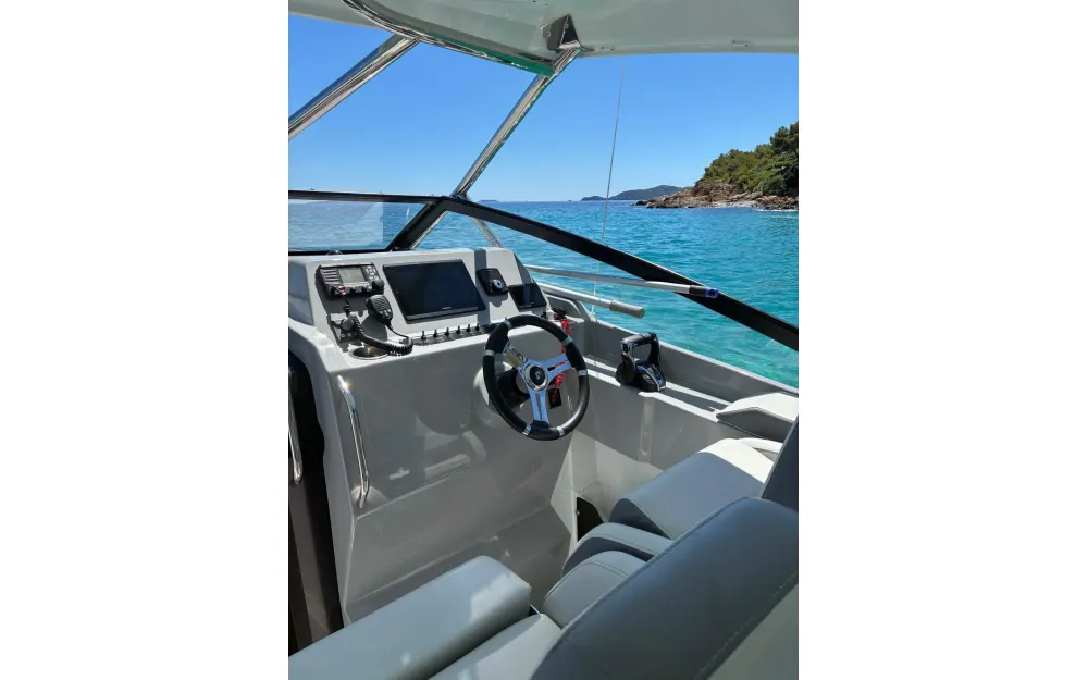 slider 11 Beneteau Flyer 10