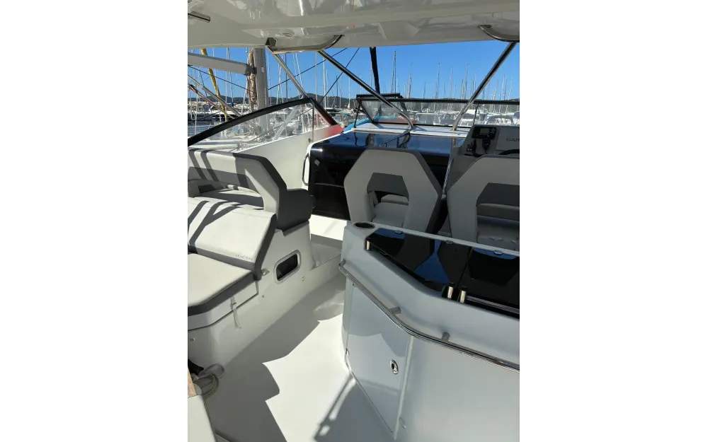 slider 12 Beneteau Flyer 10