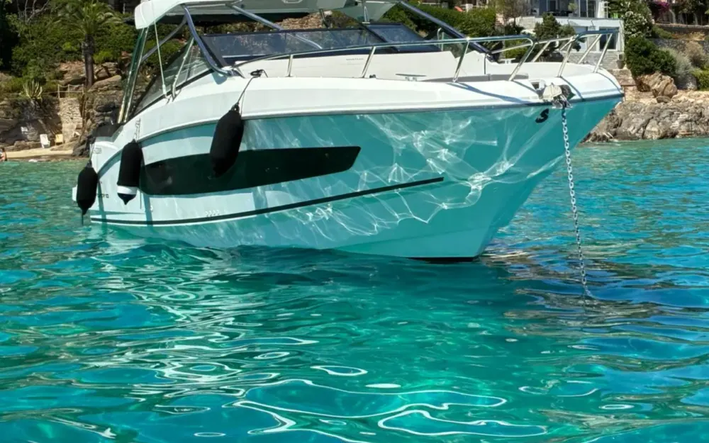 slider 1 Beneteau Flyer 10