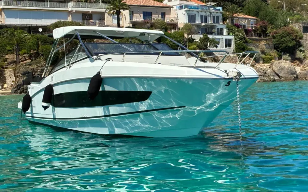 slider 2 Beneteau Flyer 10