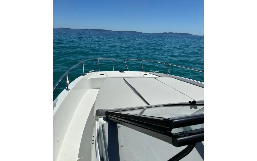slider 6 Beneteau Flyer 10