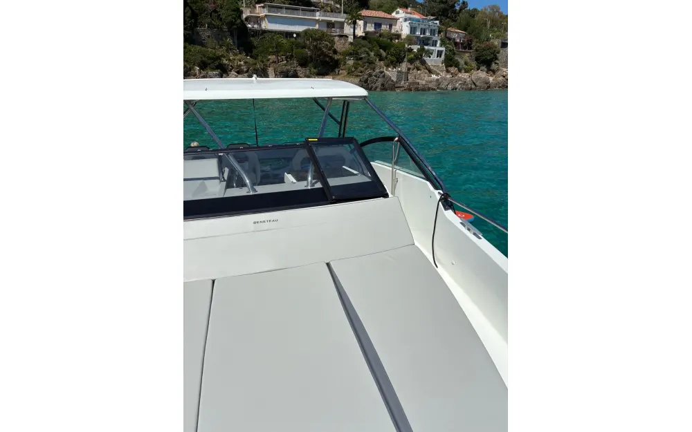 slider 7 Beneteau Flyer 10