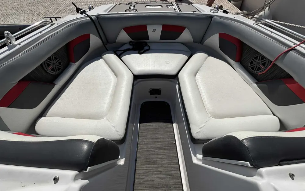 slider 6 Four Winns HD 200 SD