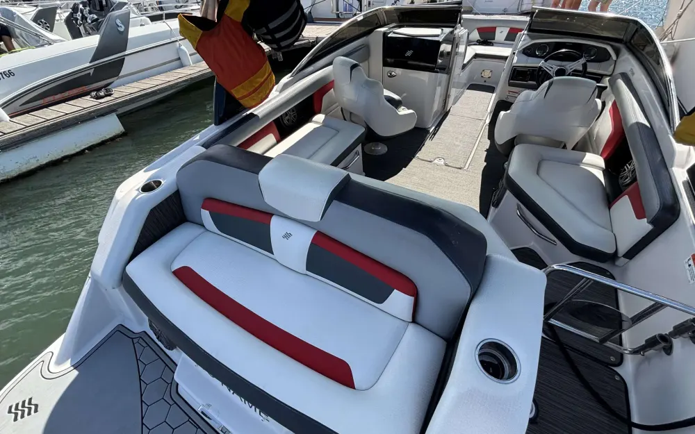 slider 7 Four Winns HD 200 SD