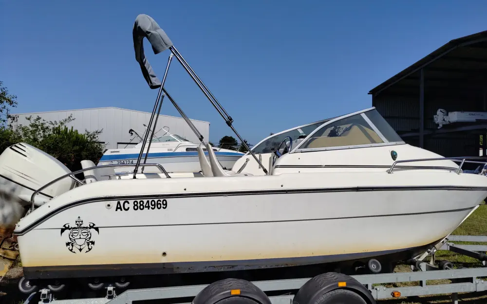 slider 1 Sessa Marine Oyster 18