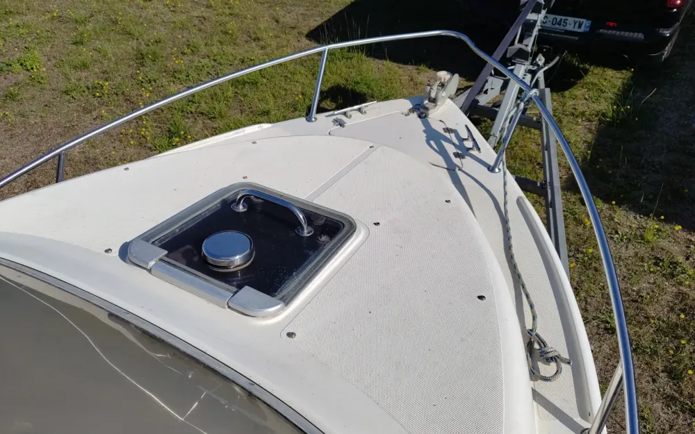slider 4 Sessa Marine Oyster 18