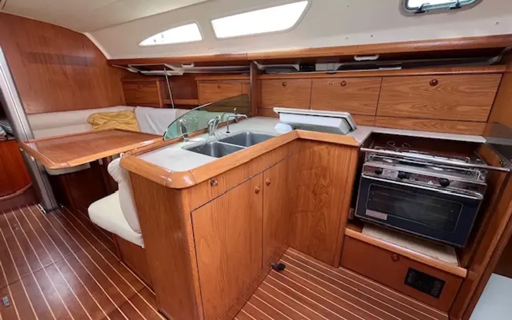 slider 7 Jeanneau Sun Fast 37