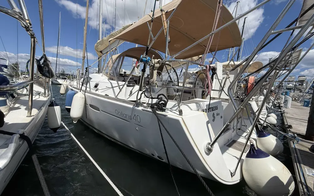 slider 0 Beneteau Oceanis 40