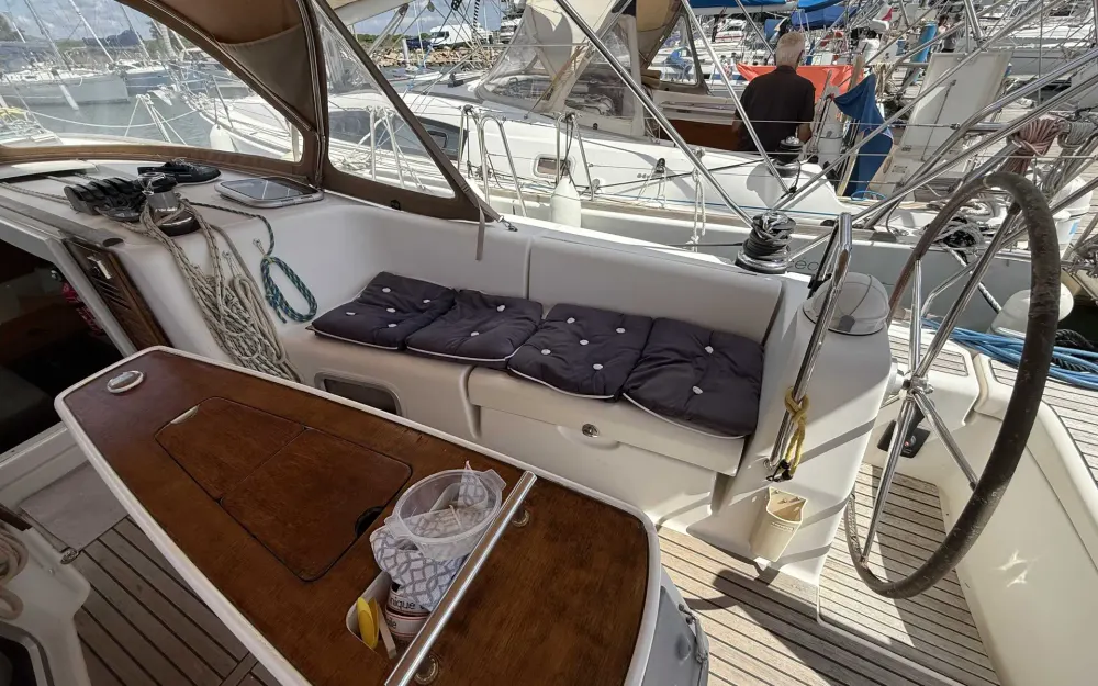 slider 18 Beneteau Oceanis 40