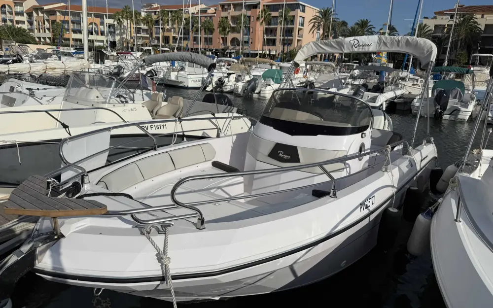 slider 0 Ranieri Voyager 22