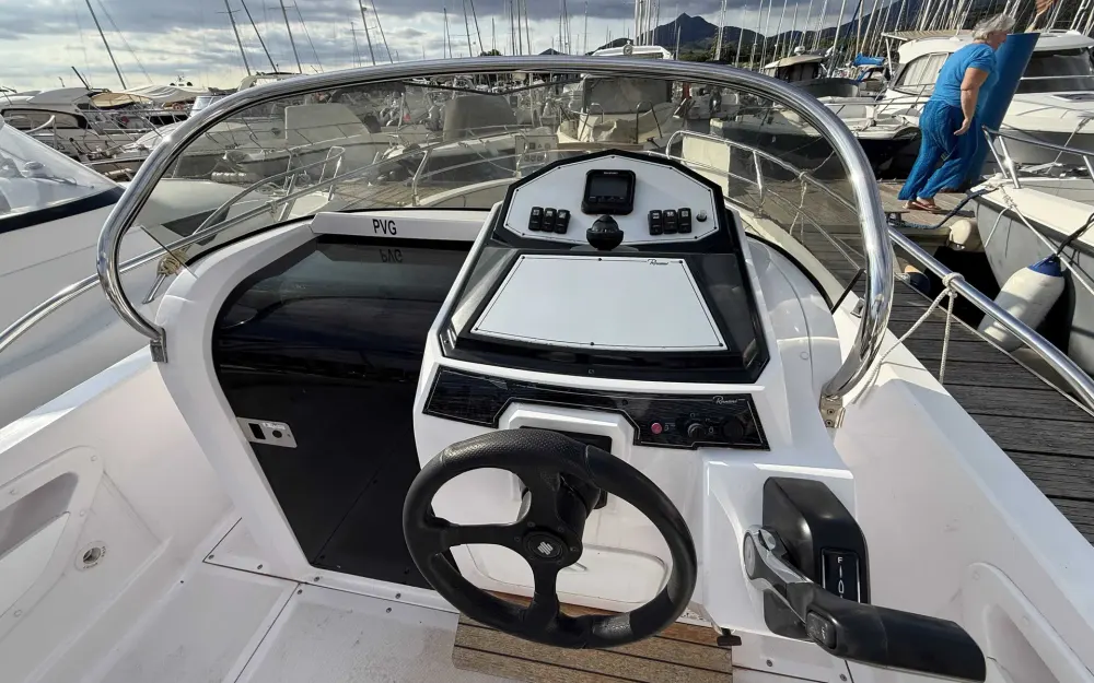 slider 11 Ranieri Voyager 22