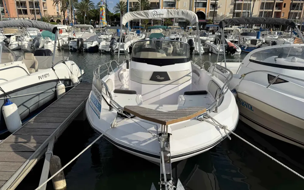 slider 1 Ranieri Voyager 22