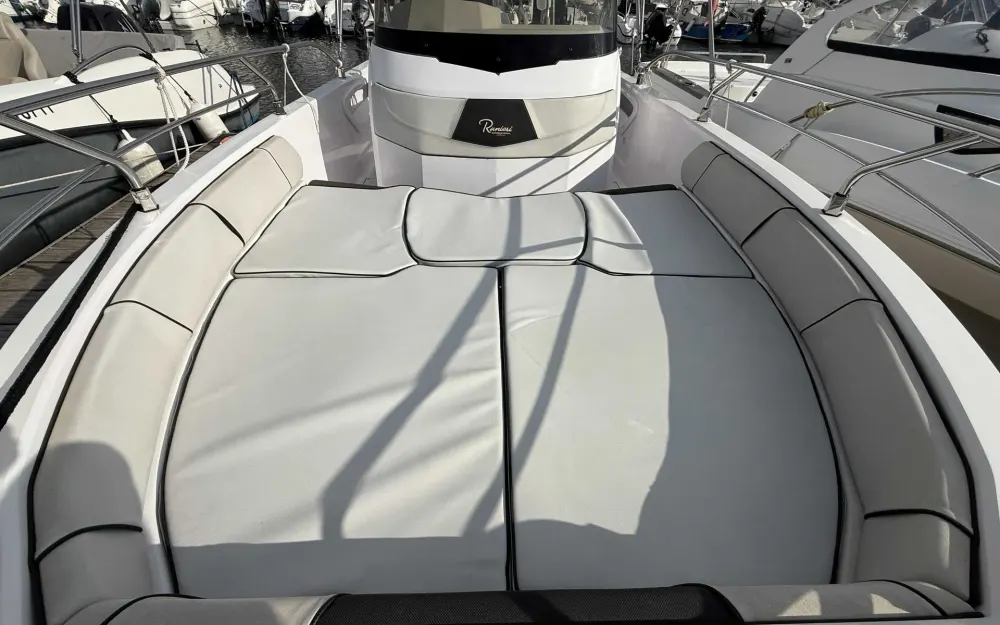 slider 6 Ranieri Voyager 22