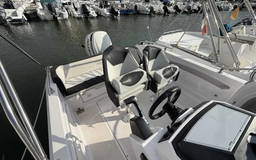 slider 7 Ranieri Voyager 22
