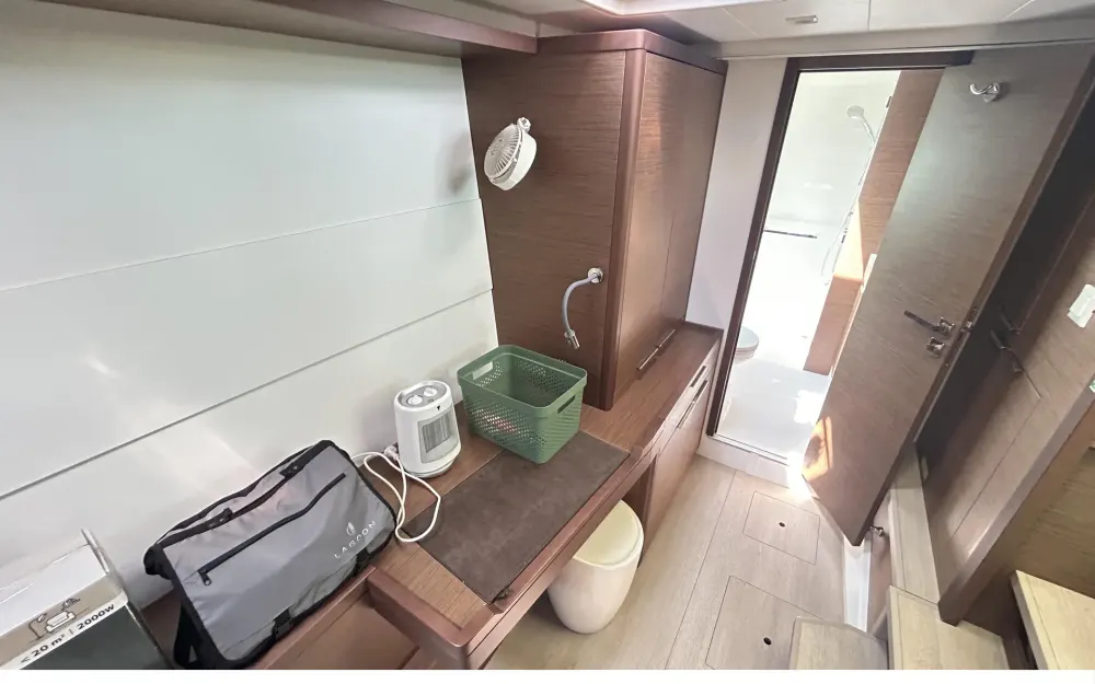 slider 11 Lagoon  40