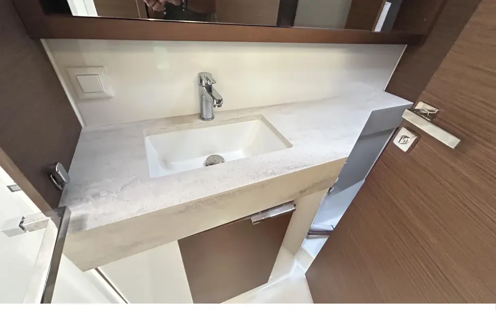 slider 23 Lagoon  40