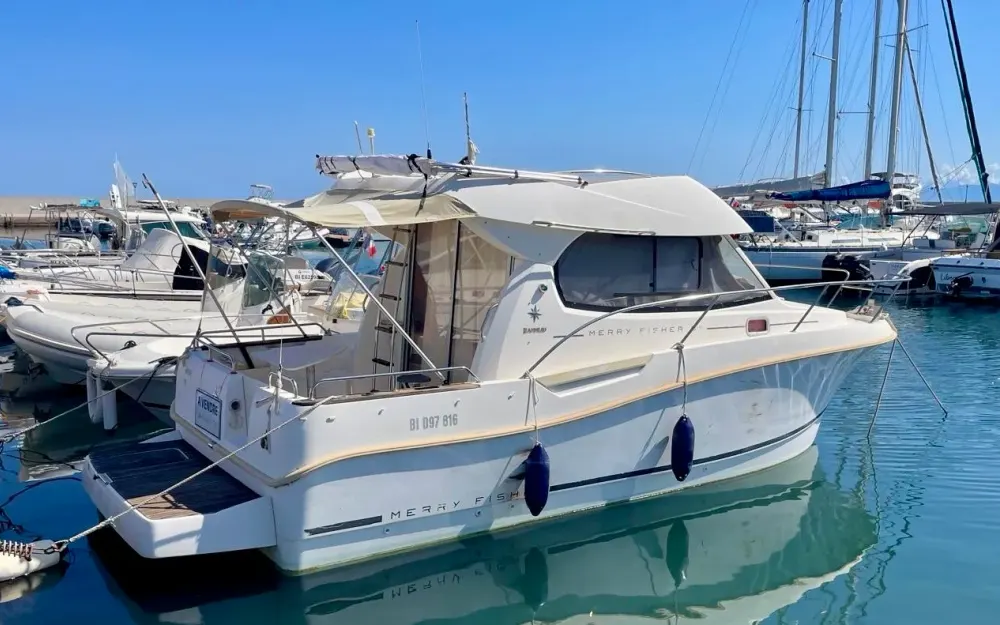 slider 7 Jeanneau Merry Fisher 815