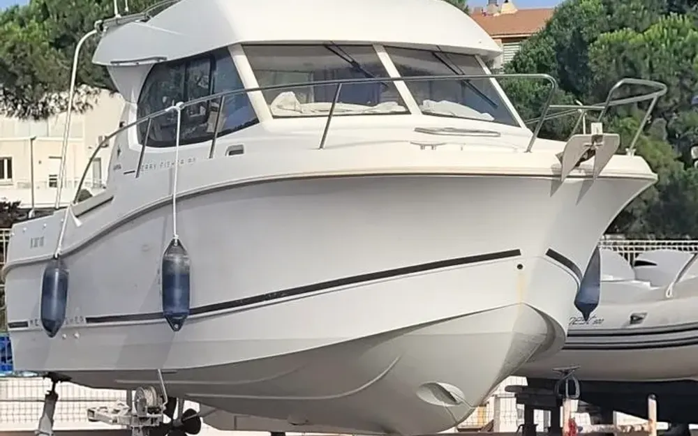 slider 0 Jeanneau Merry Fisher 815