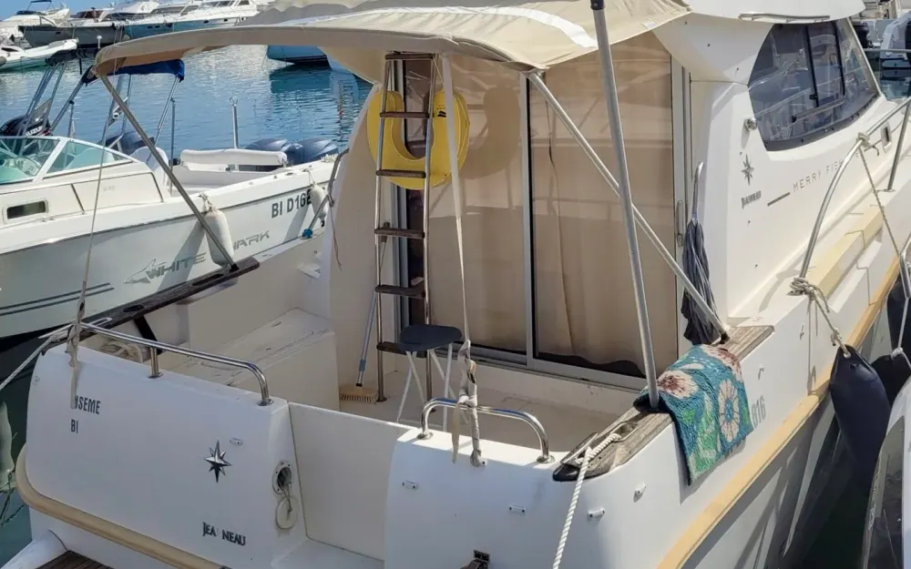slider 2 Jeanneau Merry Fisher 815