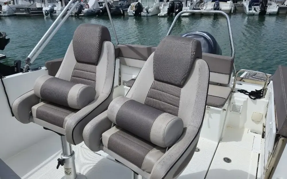 slider 10 Jeanneau Cap Camarat 7.5 CC Serie 2