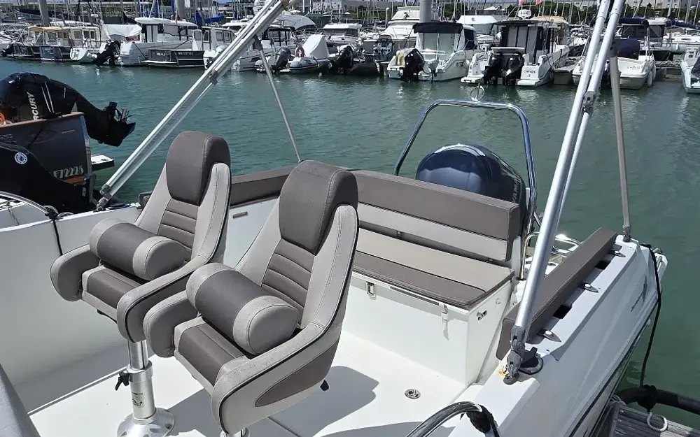 slider 3 Jeanneau Cap Camarat 7.5 CC Serie 2