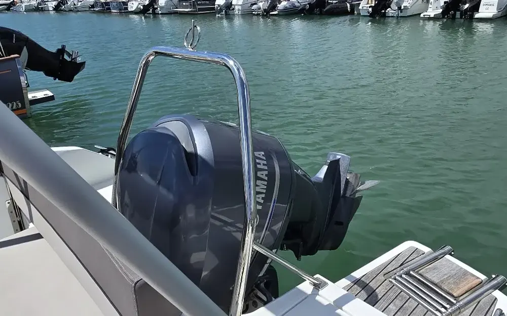 slider 5 Jeanneau Cap Camarat 7.5 CC Serie 2