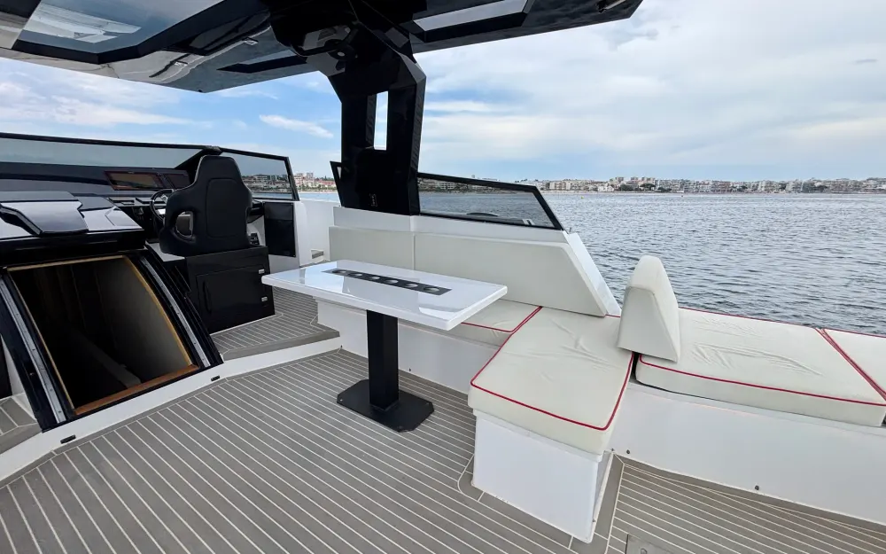 slider 15 Okean  55 Open Sport