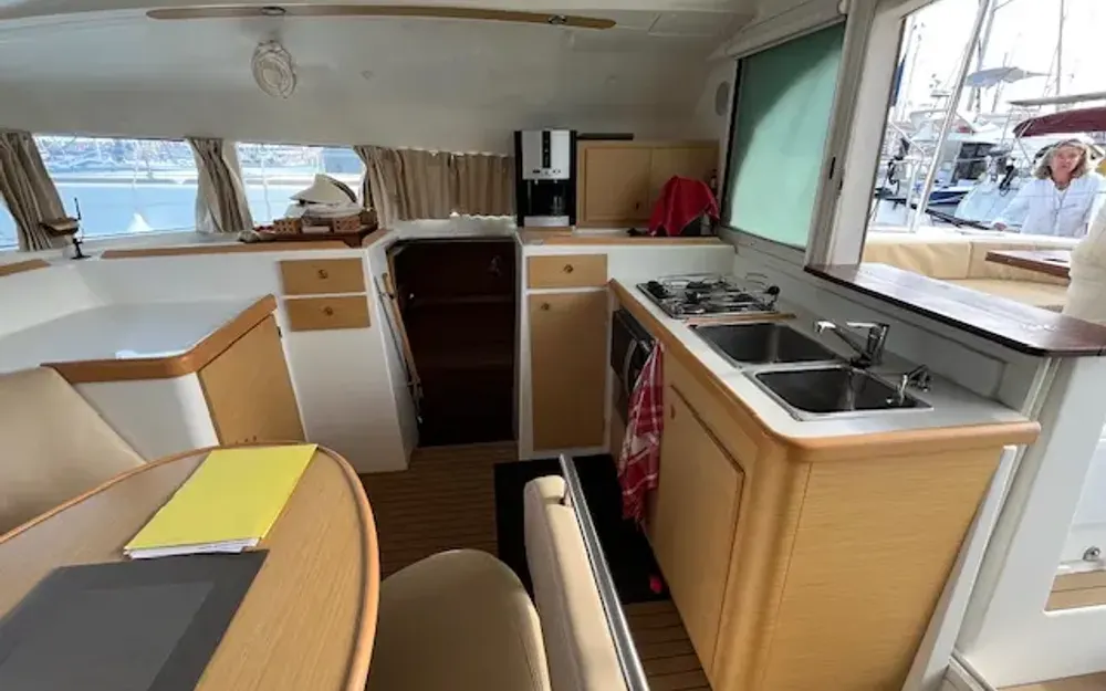 slider 22 Lagoon  380 S2