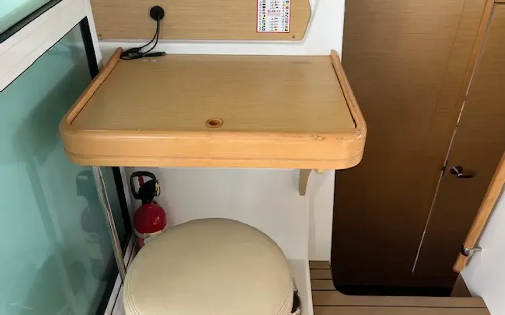 slider 27 Lagoon  380 S2