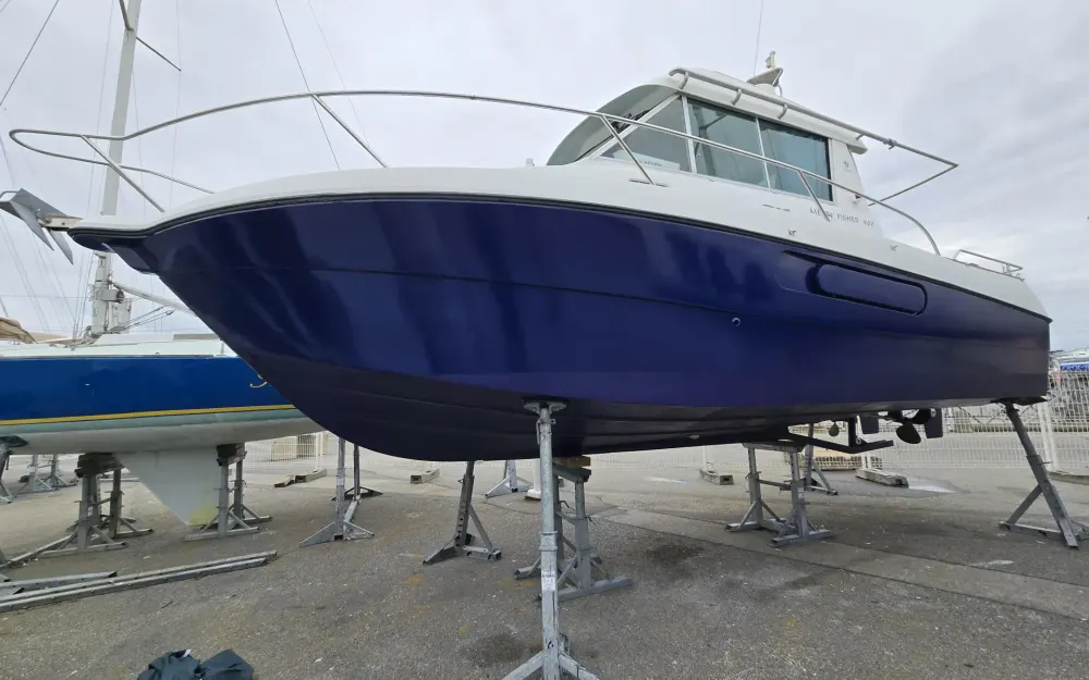slider 0 Jeanneau Merry Fisher 800