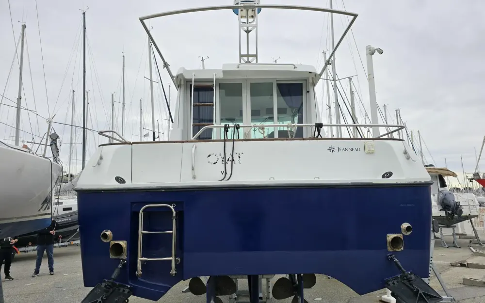 slider 4 Jeanneau Merry Fisher 800