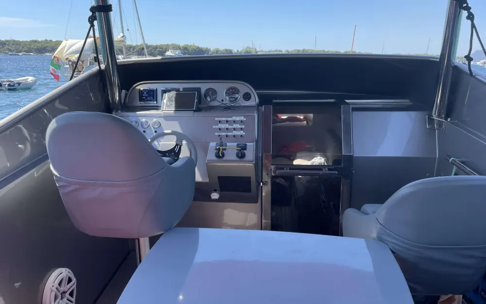 slider 6 Benetti  45