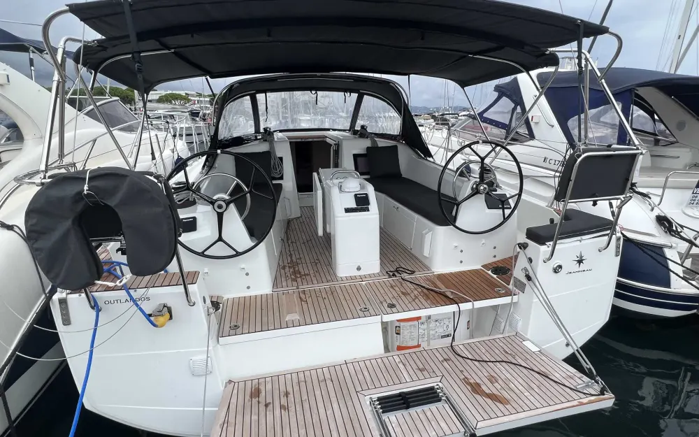 slider 0 Jeanneau Sun Odyssey 410